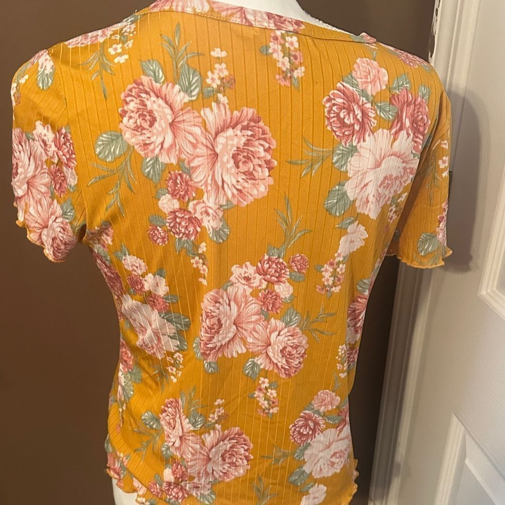 Circle trends Floral Mustard Women's Top - Picture 5 of 8